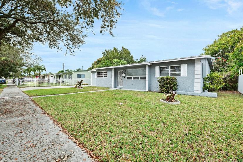 Picture of 4041 NW 191St St, Miami Gardens FL 33055