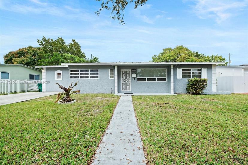 Picture of 4041 NW 191St St, Miami Gardens FL 33055