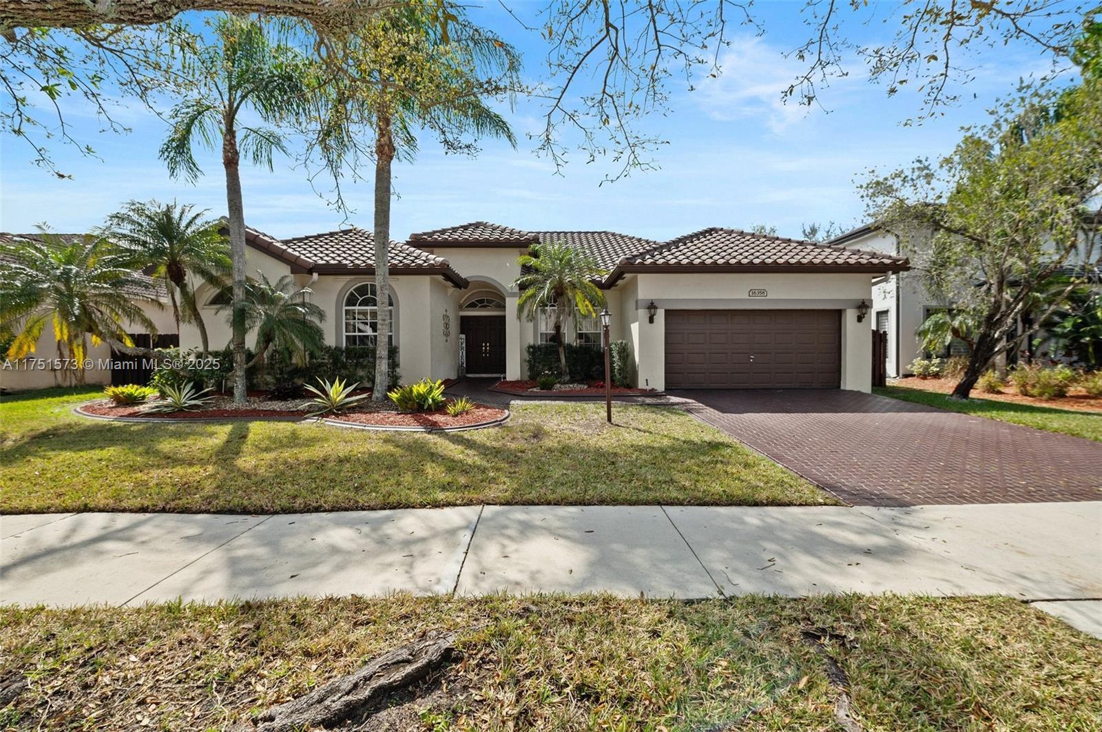Picture of 16358 S Mariposa Cir S, Pembroke Pines, FL 33331