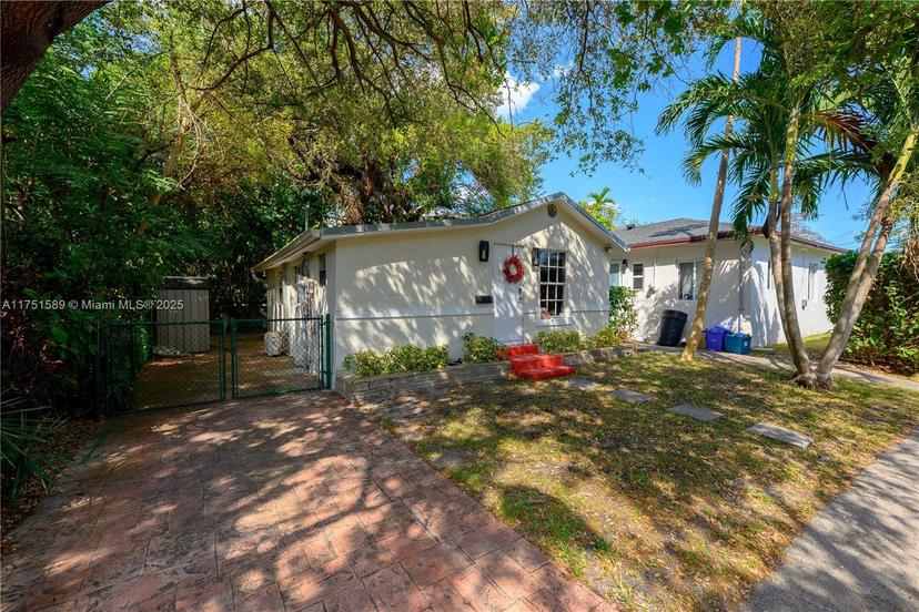 Picture of 4916 Washington Dr, Coral Gables FL 33133