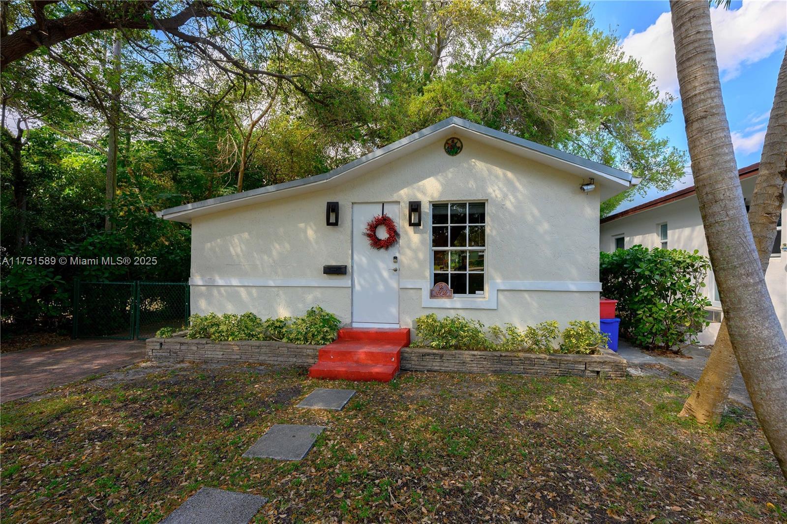Picture of 4916 Washington Dr, Coral Gables, FL 33133