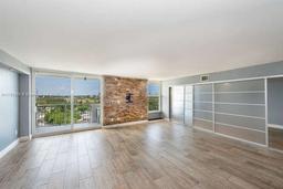 Picture of 2000 NE 135Th St # 1011, North Miami, FL 33181