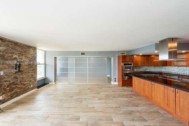 Picture of 2000 NE 135Th St # 1011, North Miami FL 33181