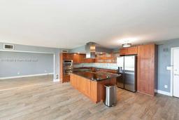 Picture of 2000 NE 135Th St # 1011, North Miami, FL 33181