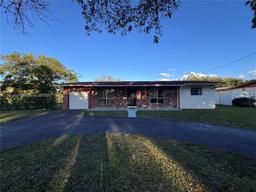 Picture of 900 E Acre Dr, Plantation, FL 33317