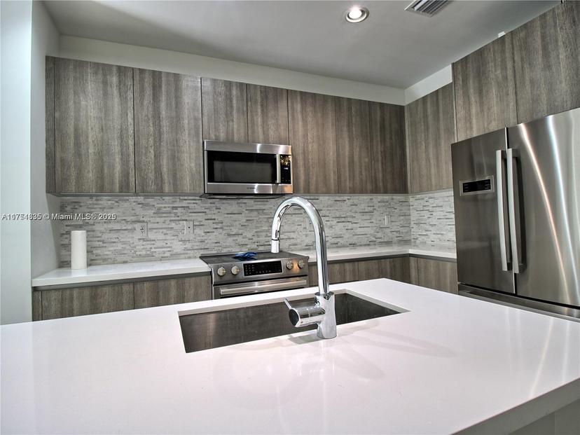 Picture of 10262 NW 72Nd Ter # 4, Doral FL 33178