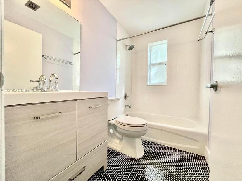 Picture of 1542 Drexel Ave # 107, Miami Beach FL 33139