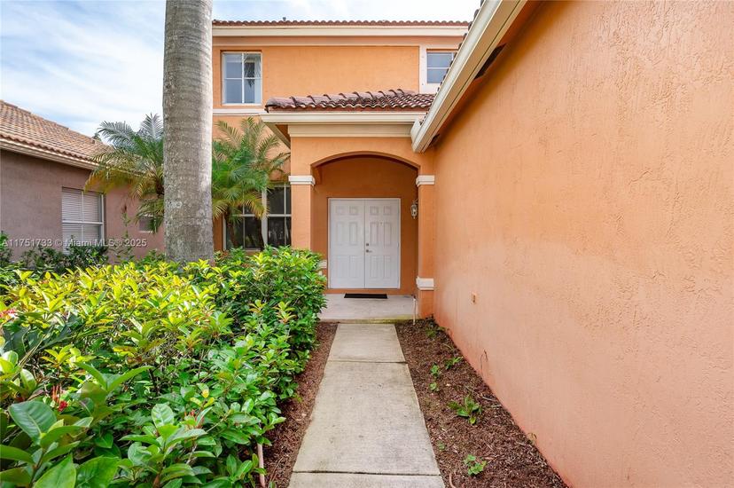 Picture of 934 Bluewood Ter, Weston FL 33327