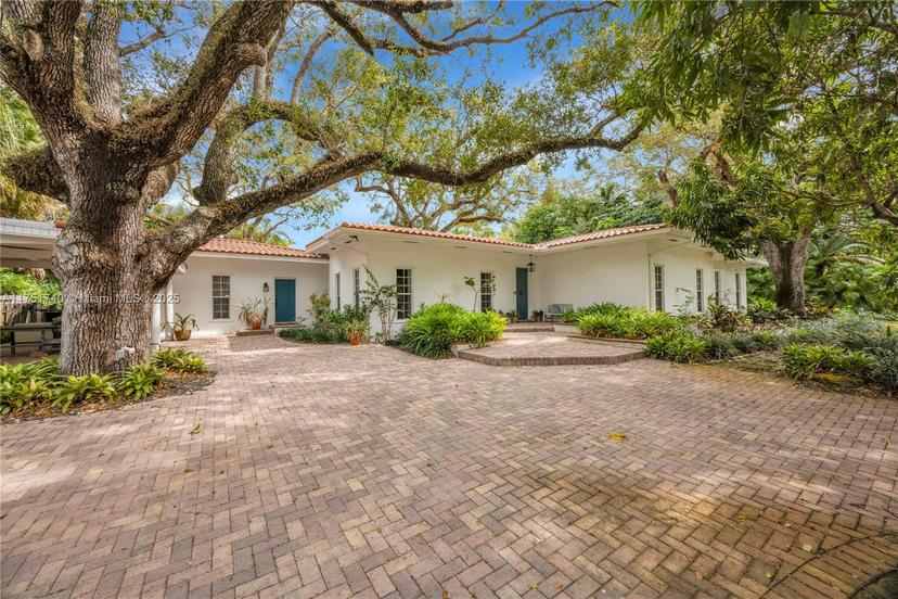 Picture of 14345 SW 72Nd Ct, Palmetto Bay FL 33158