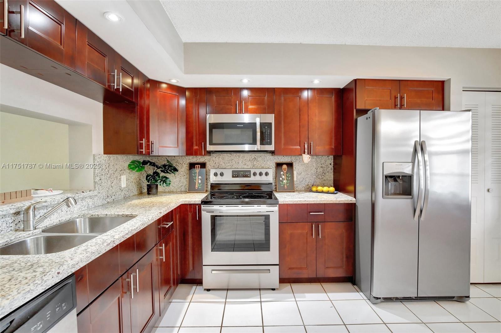 Picture of 1000 SW 125Th Ave # 206N, Pembroke Pines, FL 33027
