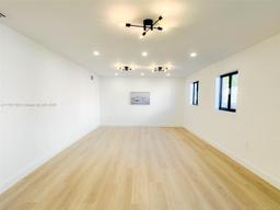 Picture of 1040 NE 143Rd St, North Miami, FL 33161