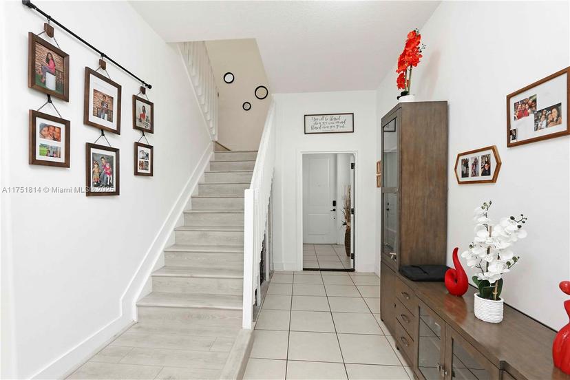Picture of 3293 W 98Th Pl, Hialeah FL 33018