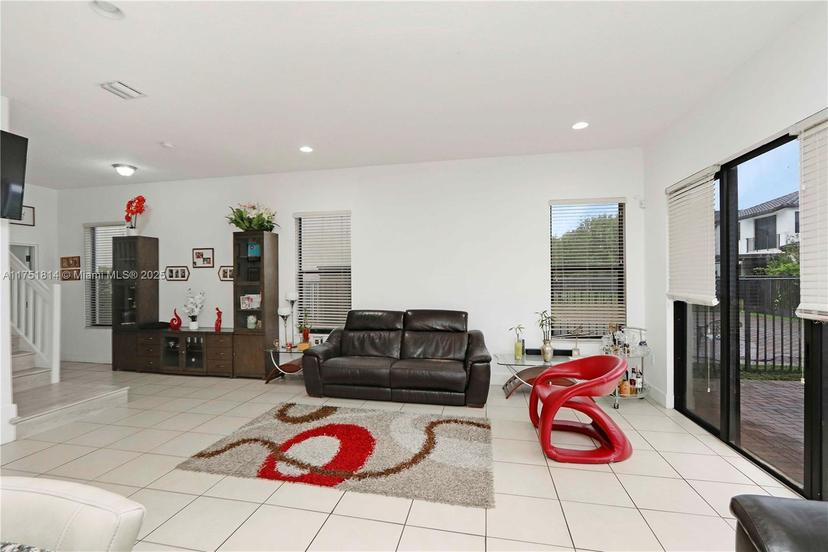 Picture of 3293 W 98Th Pl, Hialeah FL 33018
