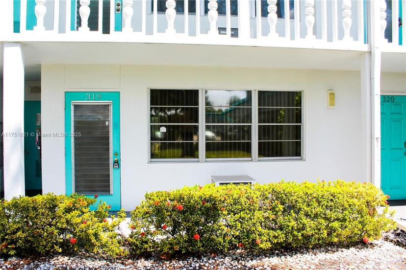 Picture of 319 Newport V # 319, Deerfield Beach FL 33442