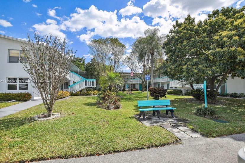 Picture of 319 Newport V # 319, Deerfield Beach FL 33442