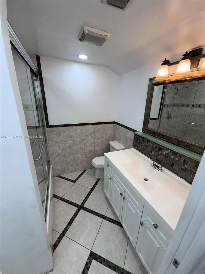 Picture of 514 NE 211Th Ter # 514, Miami FL 33179