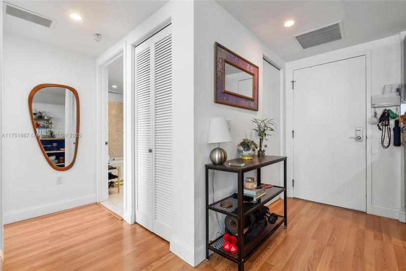 Picture of 185 SW 7Th St # 2508, Miami FL 33130