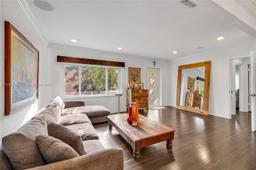 Picture of 11660 NE 8 Ave, Biscayne Park, FL 33161