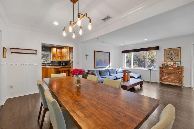 Picture of 11660 NE 8 Ave, Biscayne Park FL 33161