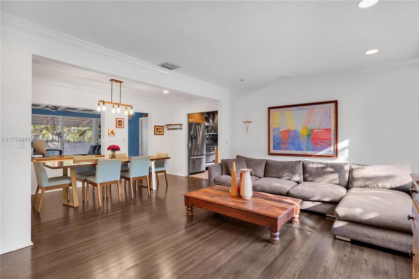 Picture of 11660 NE 8 Ave, Biscayne Park FL 33161