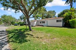 Picture of 10635 NE 11 Ct, Miami Shores, FL 33138