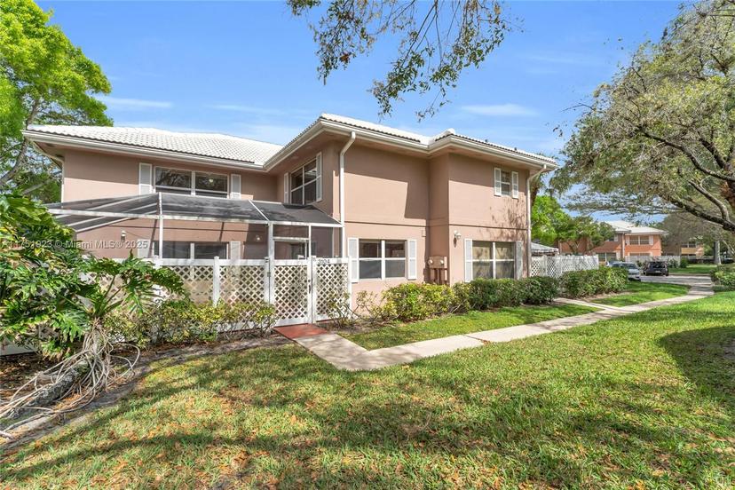 Picture of 3104 Kingston Ct # 11D, West Palm Beach FL 33409