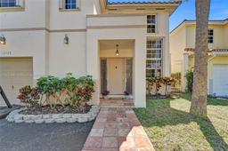 Picture of 10728 N Saratoga Dr, Cooper City, FL 33026
