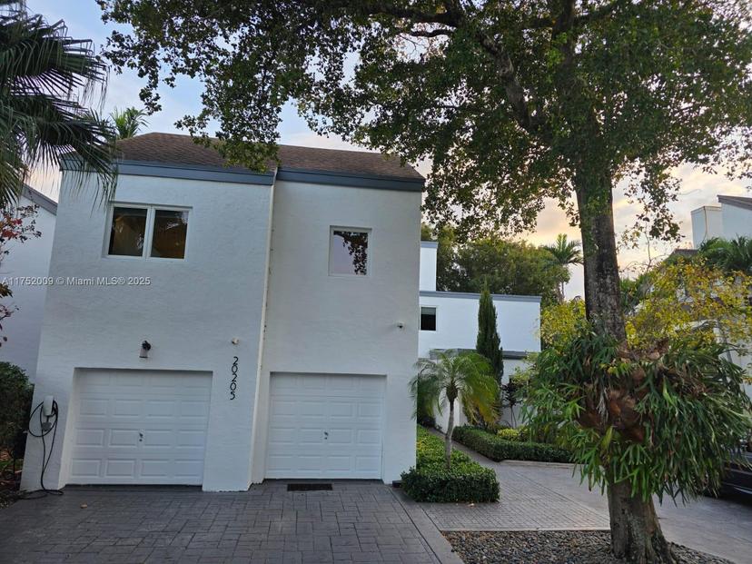 Picture of 20205 W Oak Haven Cir, Miami FL 33179
