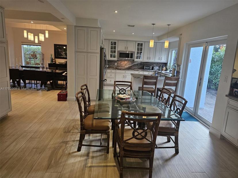 Picture of 20205 W Oak Haven Cir, Miami FL 33179