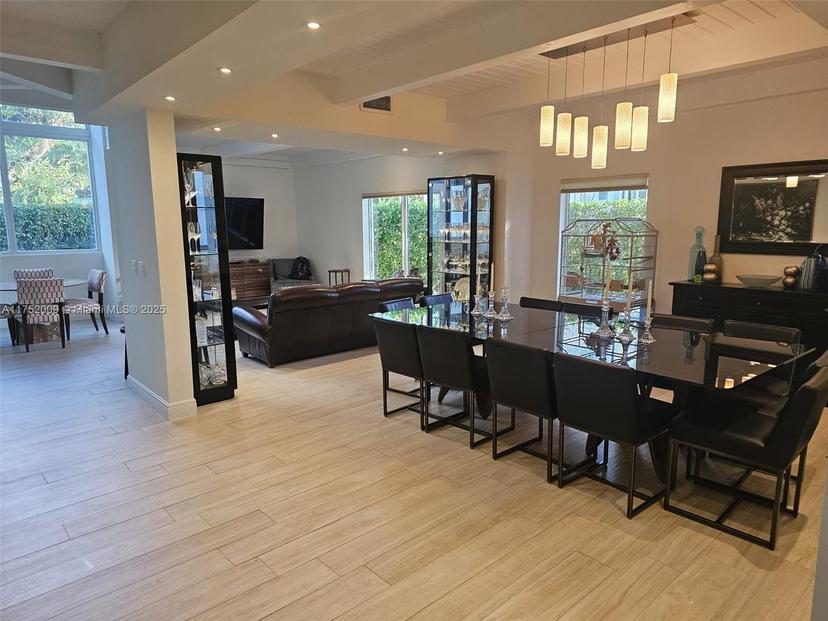 Picture of 20205 W Oak Haven Cir, Miami FL 33179