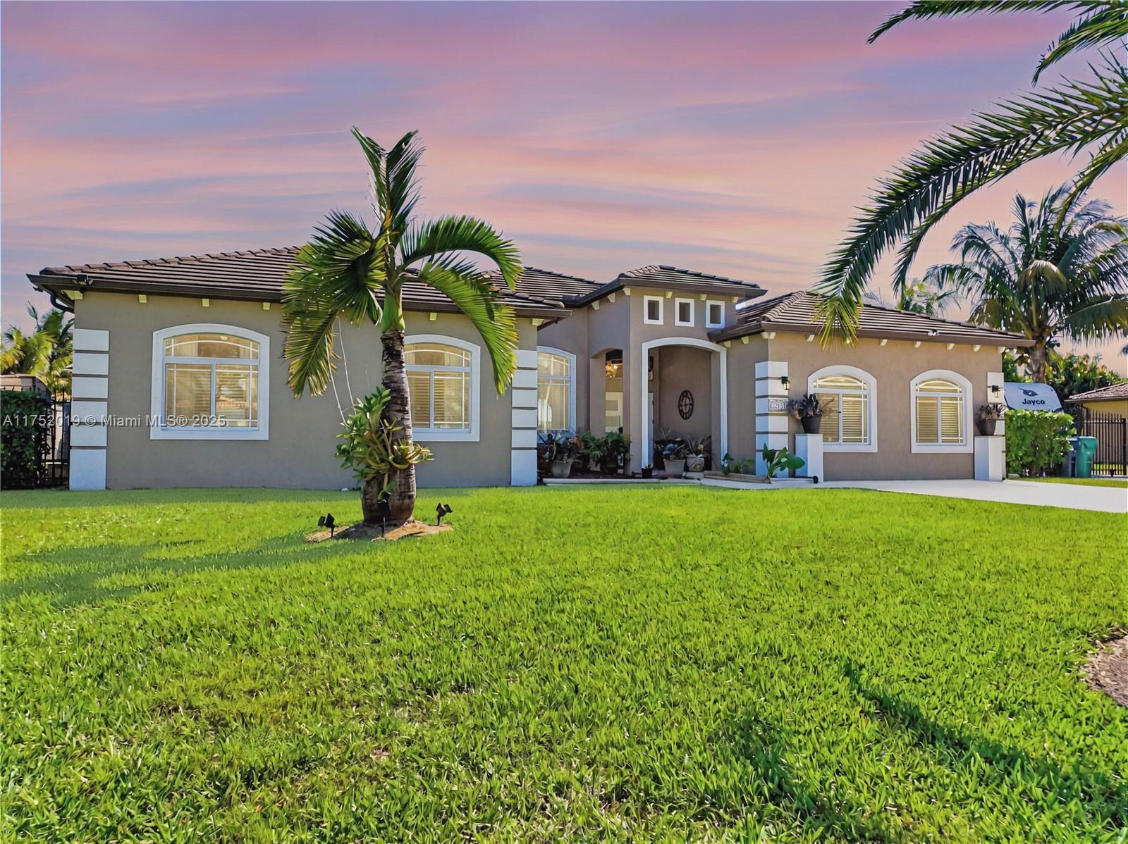 Picture of 32151 SW 204Th Ct, Homestead, FL 33030