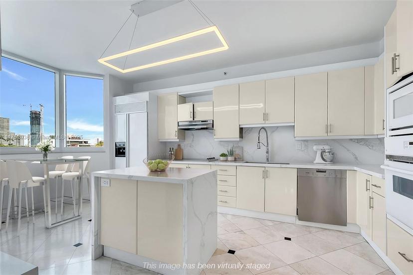 Picture of 300 S Pointe Dr # 606, Miami Beach FL 33139