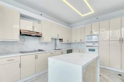Picture of 300 S Pointe Dr # 606, Miami Beach, FL 33139