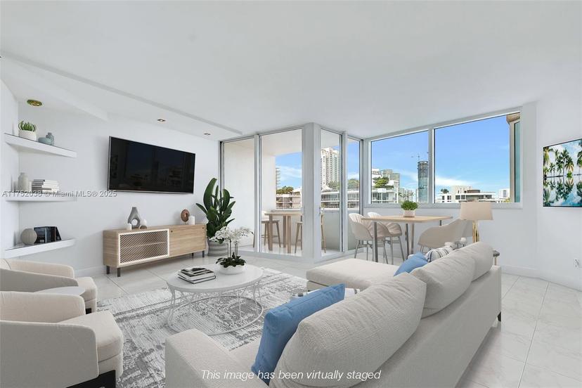 Picture of 300 S Pointe Dr # 606, Miami Beach FL 33139