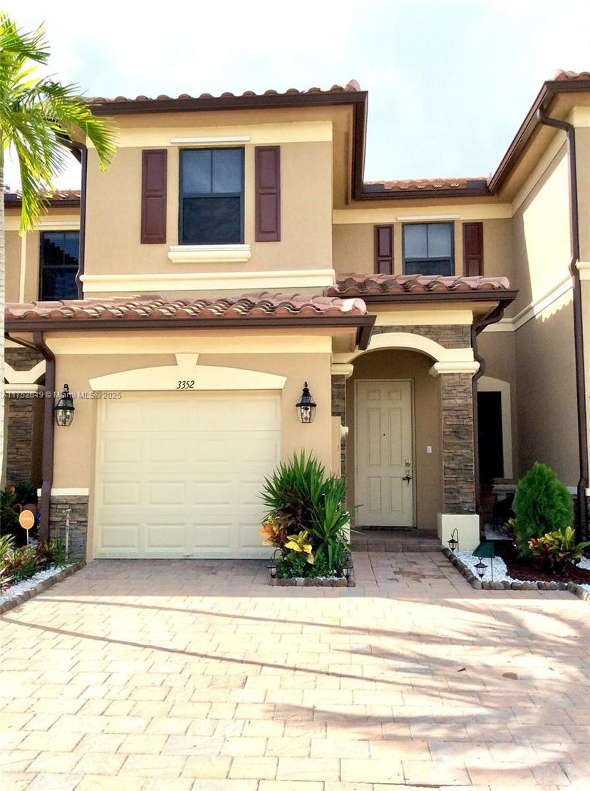 Picture of 3352 W 91St Ter # 0, Hialeah FL 33018