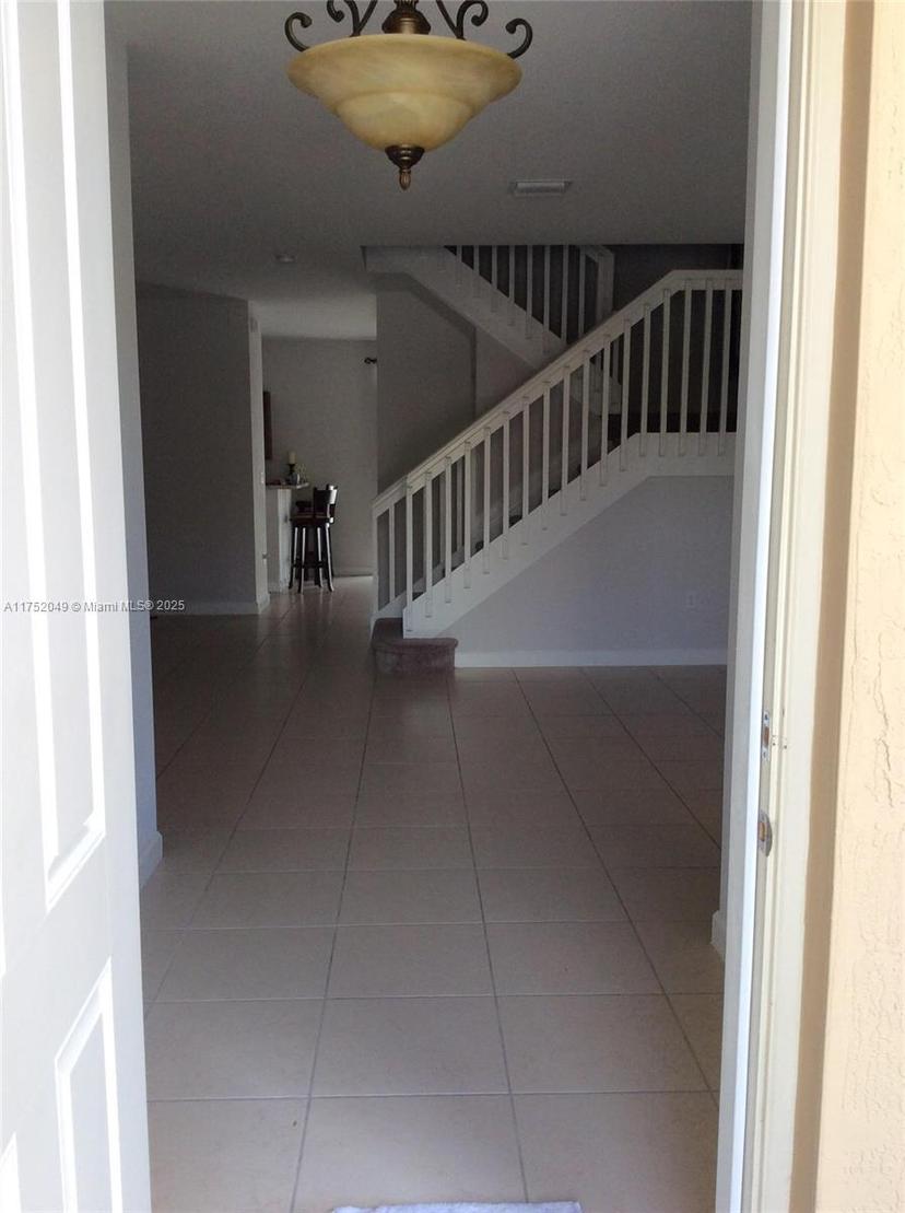 Picture of 3352 W 91St Ter # 0, Hialeah FL 33018