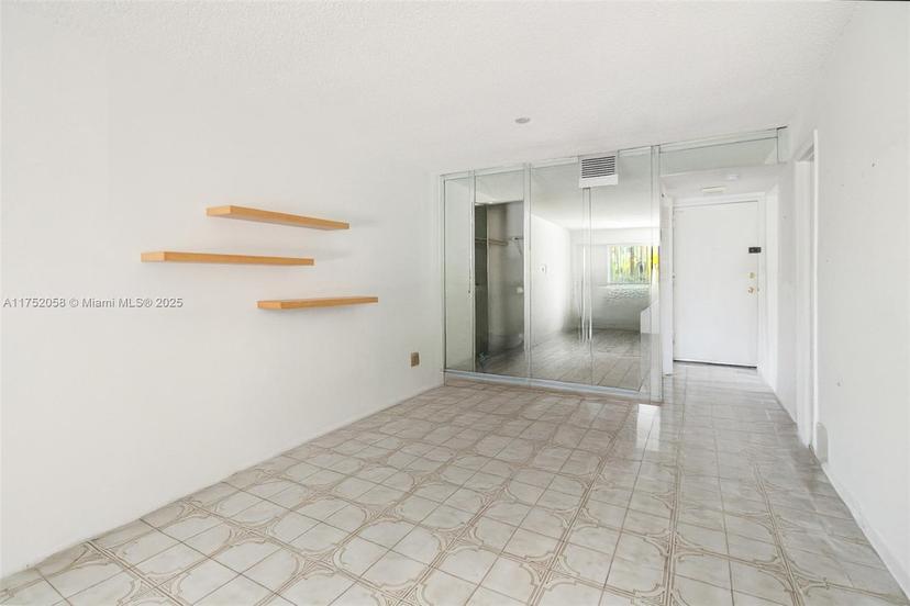 Picture of 1000 Michigan Ave # 208, Miami Beach FL 33139