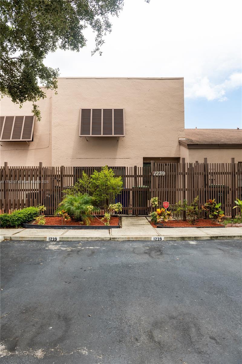 Picture of 1239 NW 122Nd Ter, Pembroke Pines FL 33026