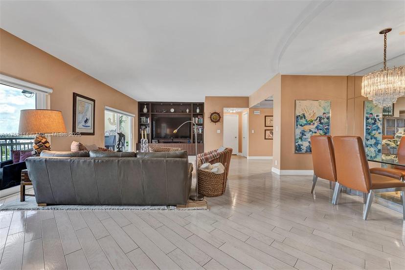 Picture of 3800 Hillcrest Dr # 1207, Hollywood FL 33021