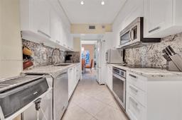 Picture of 3800 Hillcrest Dr # 1207, Hollywood, FL 33021
