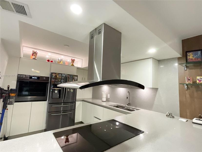 Picture of 1301 NE Miami Gardens Dr # 501W, Miami FL 33179