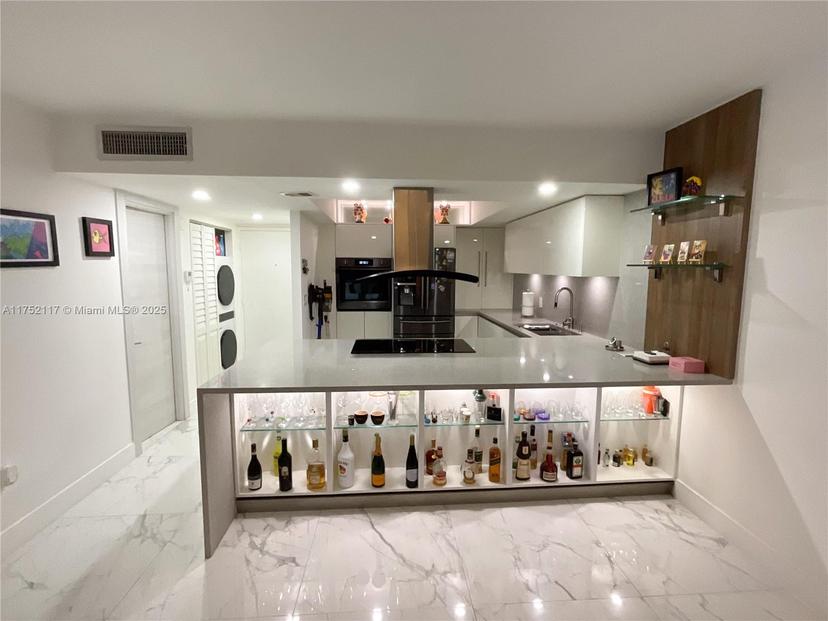 Picture of 1301 NE Miami Gardens Dr # 501W, Miami FL 33179