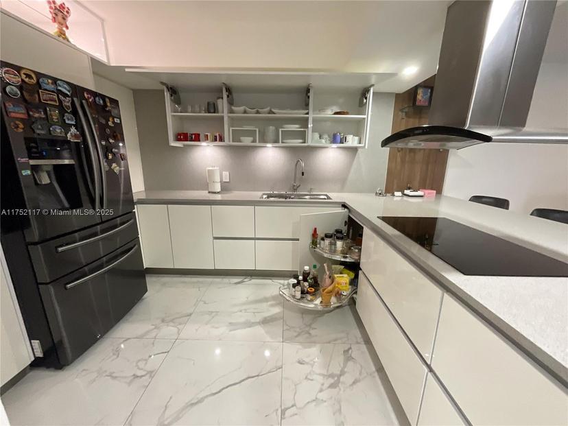 Picture of 1301 NE Miami Gardens Dr # 501W, Miami FL 33179