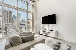 Picture of 253 NE 2Nd St # 618, Miami, FL 33132