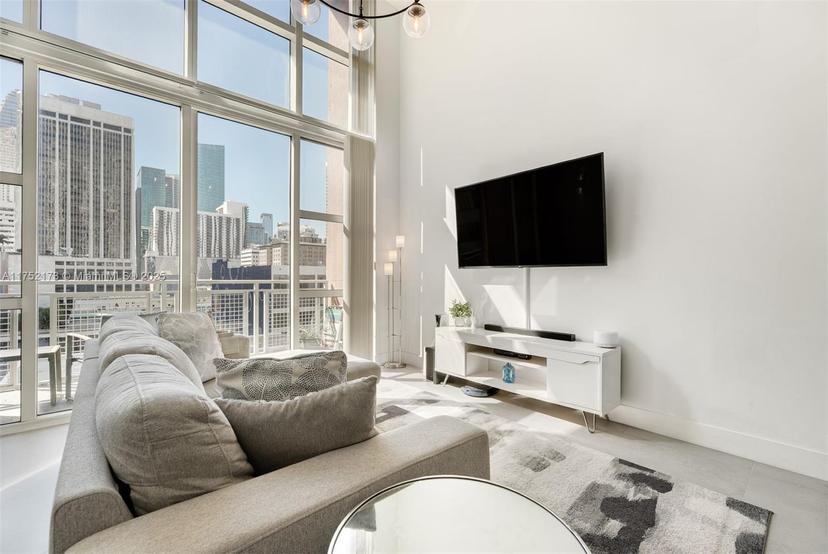 Picture of 253 NE 2Nd St # 618, Miami FL 33132