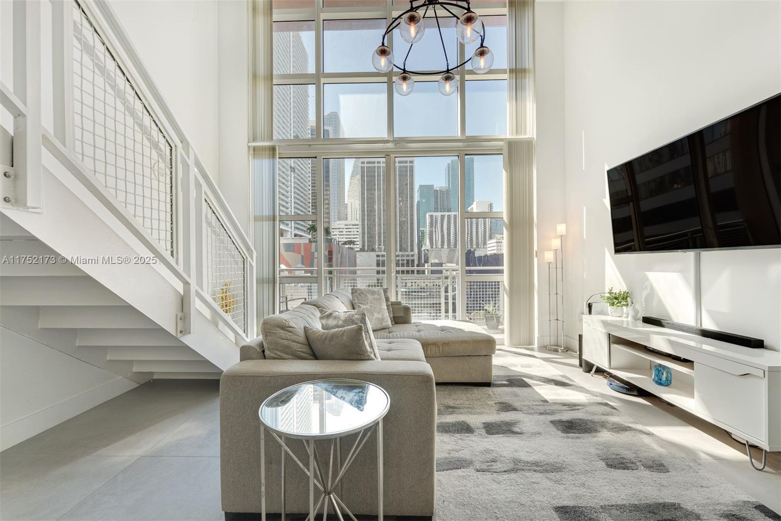 Picture of 253 NE 2Nd St # 618, Miami, FL 33132
