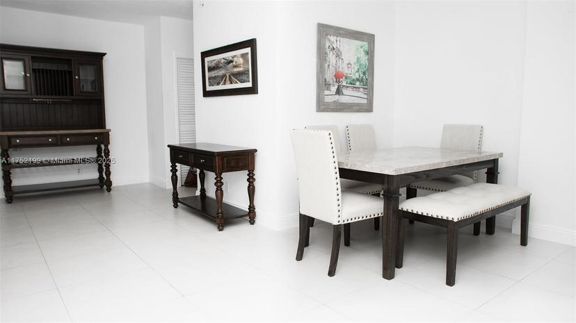 Picture of 3001 S Ocean Dr # 545, Hollywood FL 33019