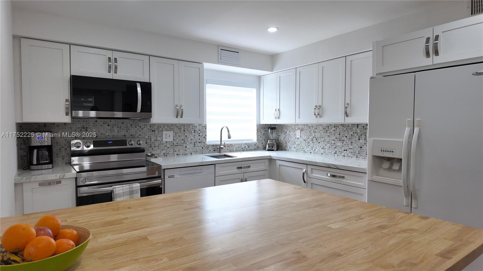 Picture of 4555 SW 68Th Ct Cir # 111, Miami, FL 33155