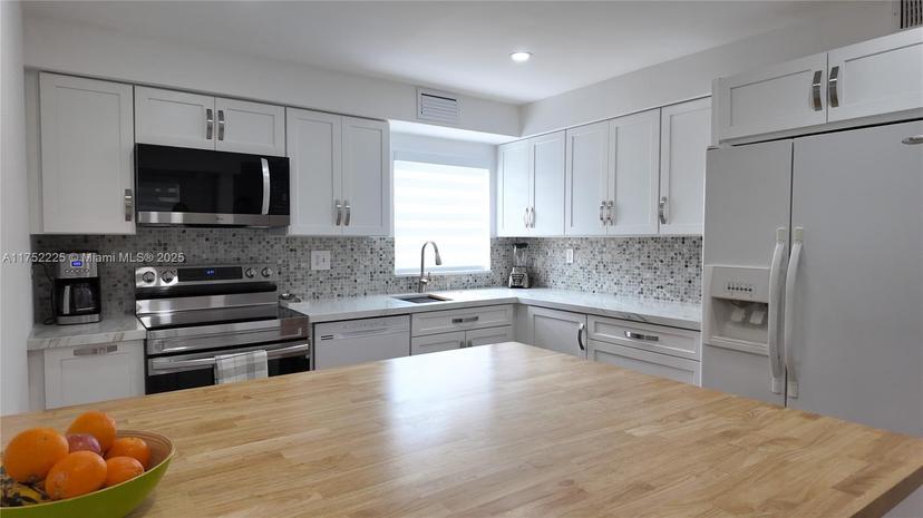 Picture of 4555 SW 68Th Ct Cir # 111, Miami FL 33155