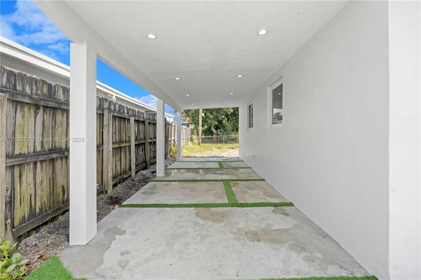Picture of 5300 NW 181St Ter, Miami Gardens FL 33055